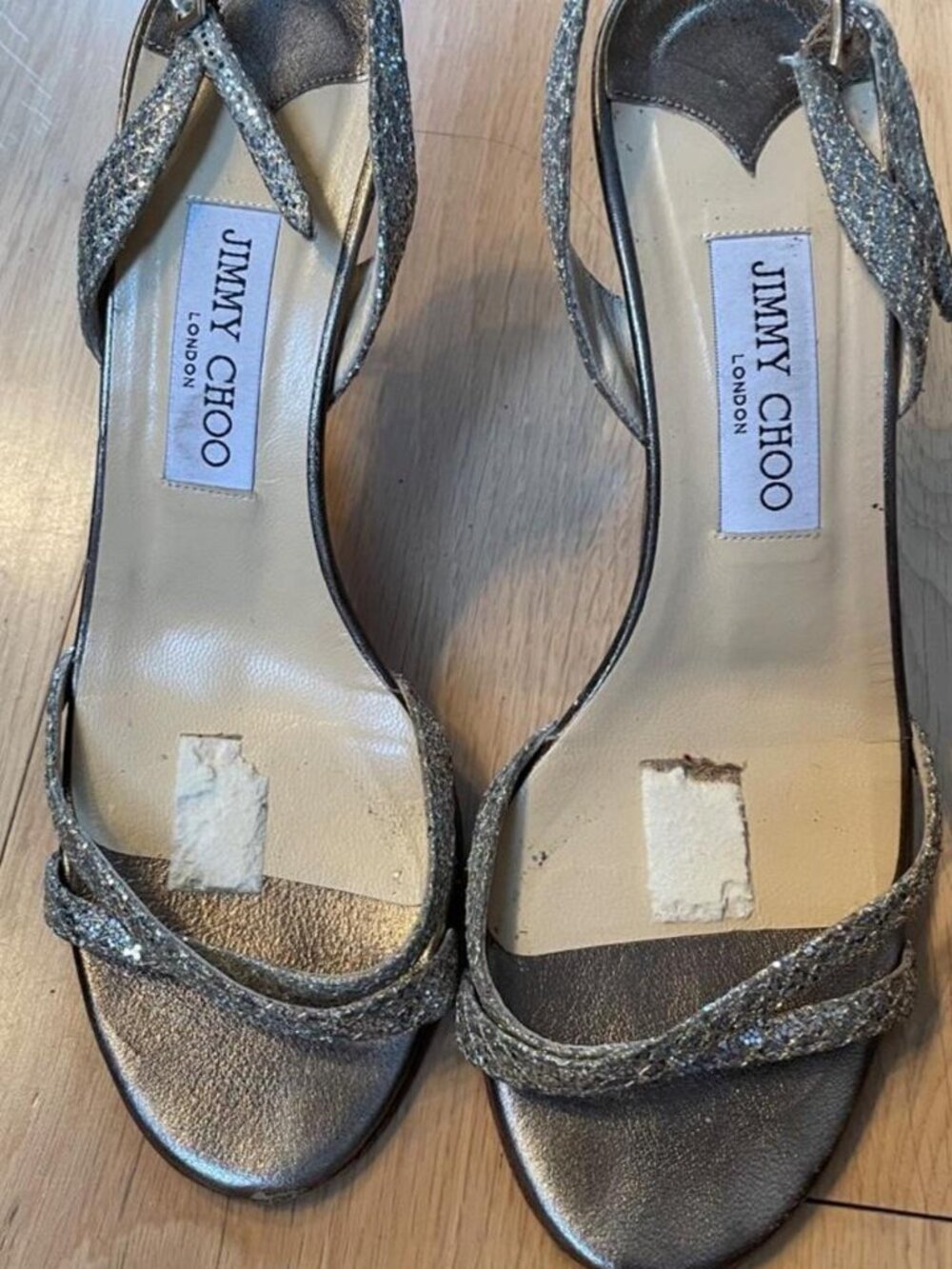 Jimmy Choo silver glitter heels with pebbled texture #glamour #courts